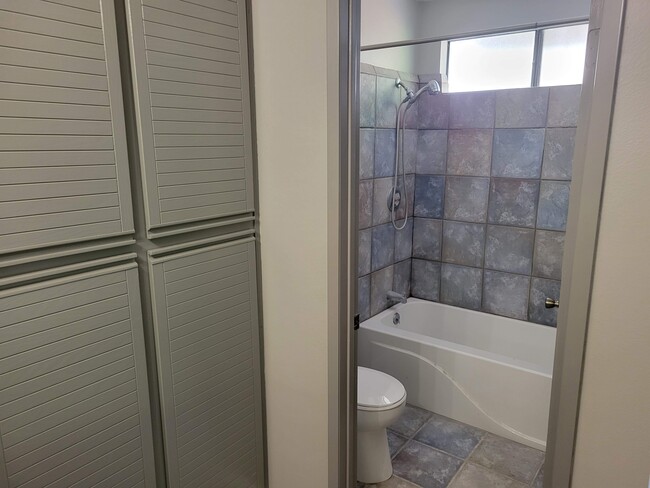 Building Photo - 44 Riverstone