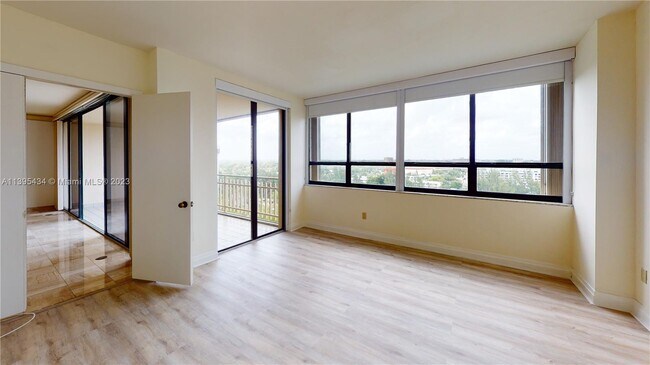 Foto del edificio - 11113 Biscayne Blvd