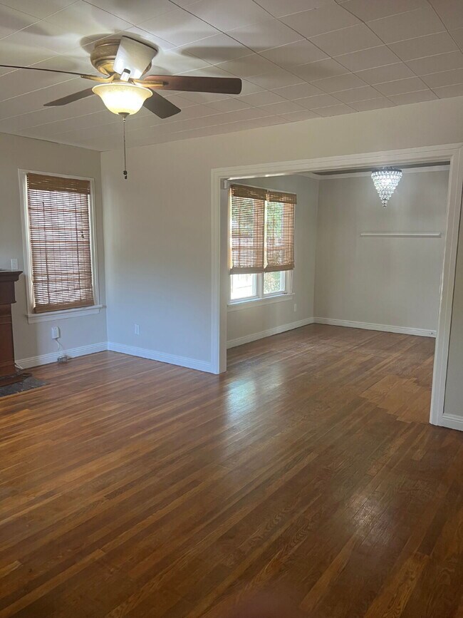 Building Photo - Beautiful 3 bedroom 2 bath home in Tech Terrace