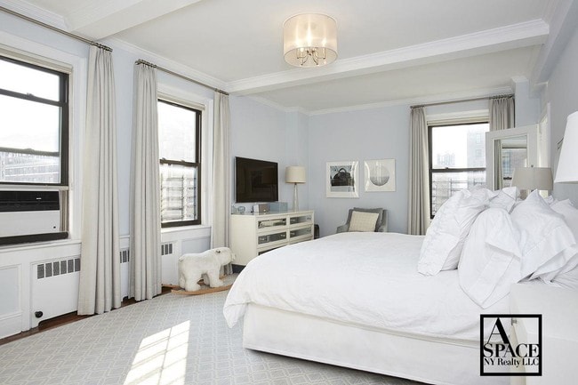 Building Photo - 1067 Park Avenue