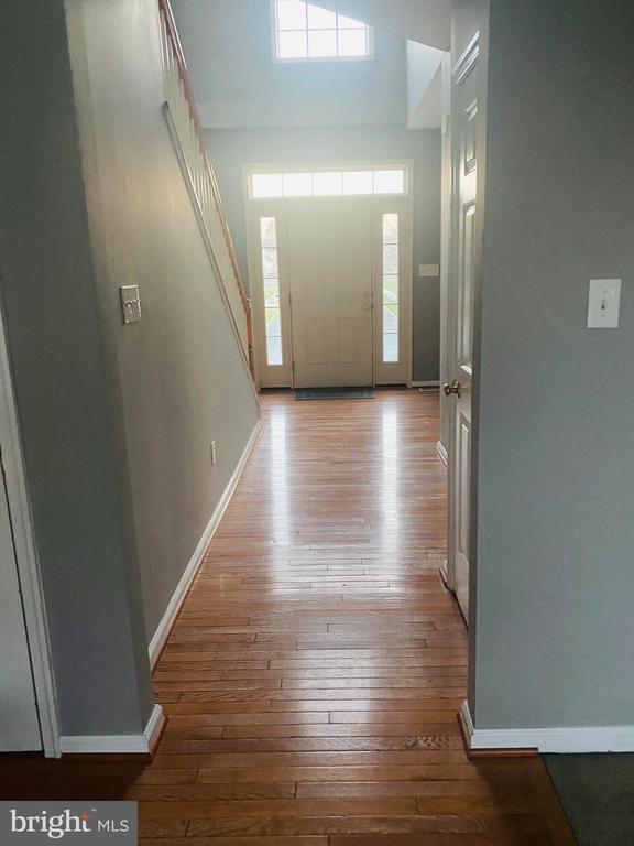 Primary Photo - 15 Gallant Fox Lane