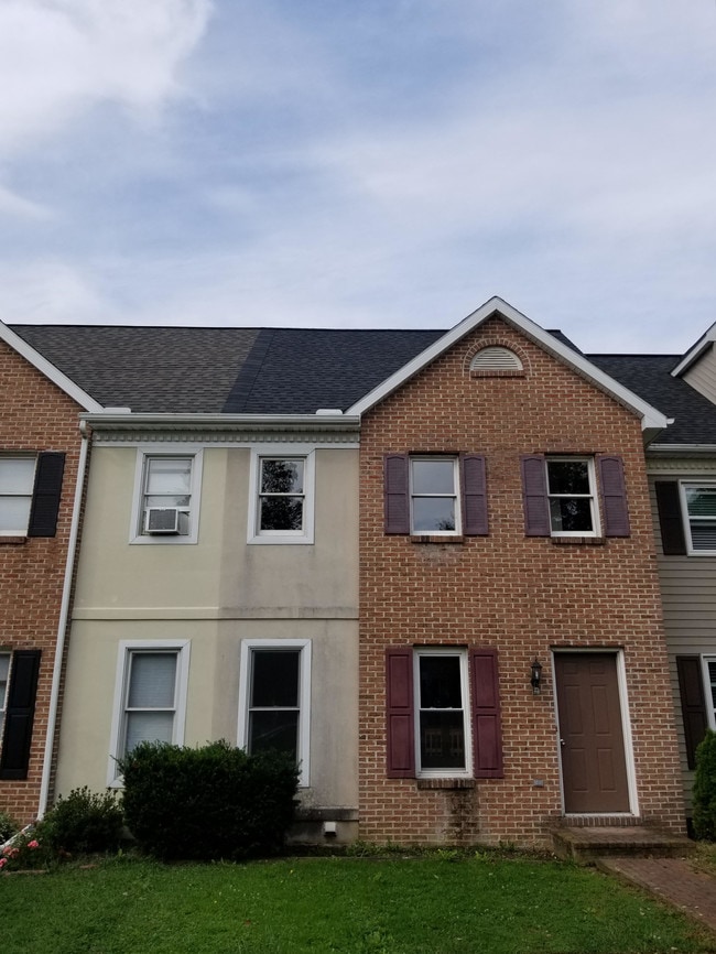 Building Photo - 4 Pheasant Ln