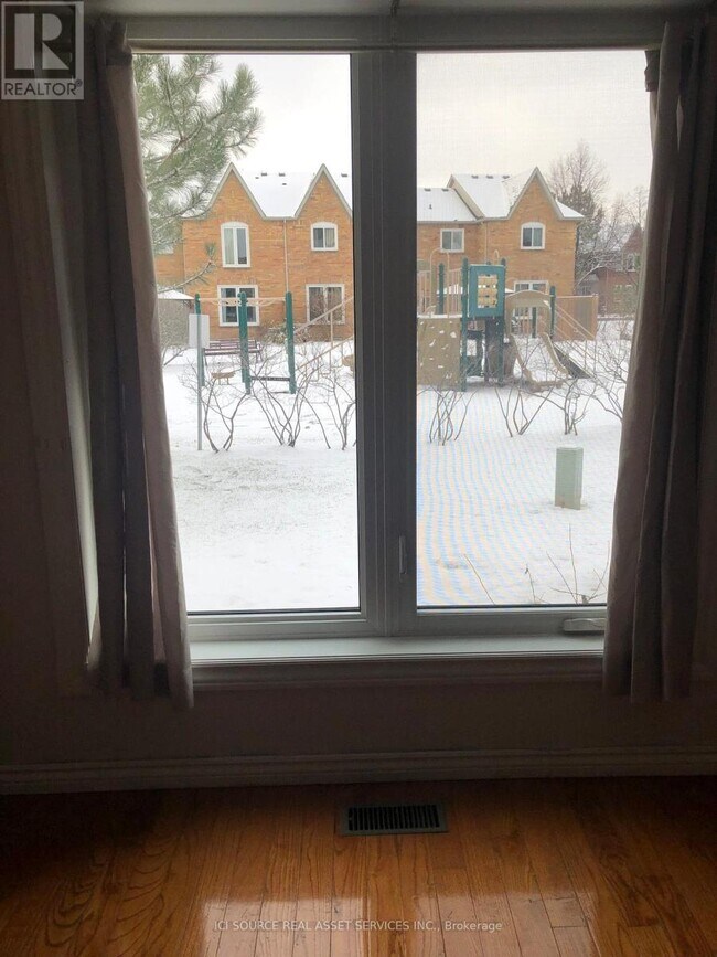 Photo du bâtiment - 5940 Glen Erin Dr