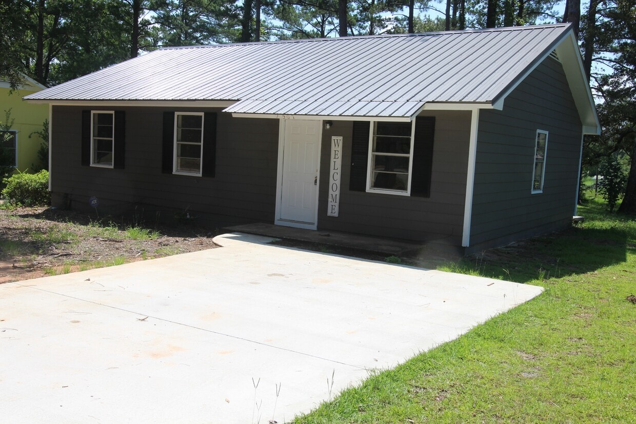 Primary Photo - 2507 Beachview Dr