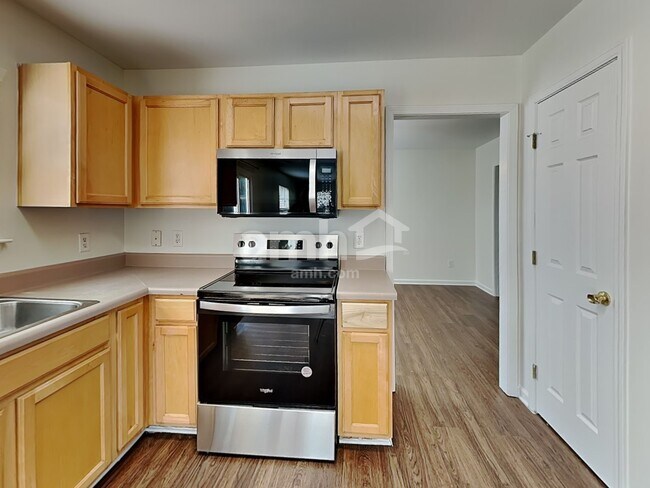 Building Photo - 2123 Lexington Ave