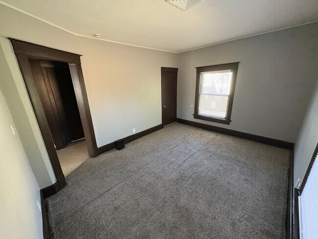 Foto del edificio - 2963 Dudley St