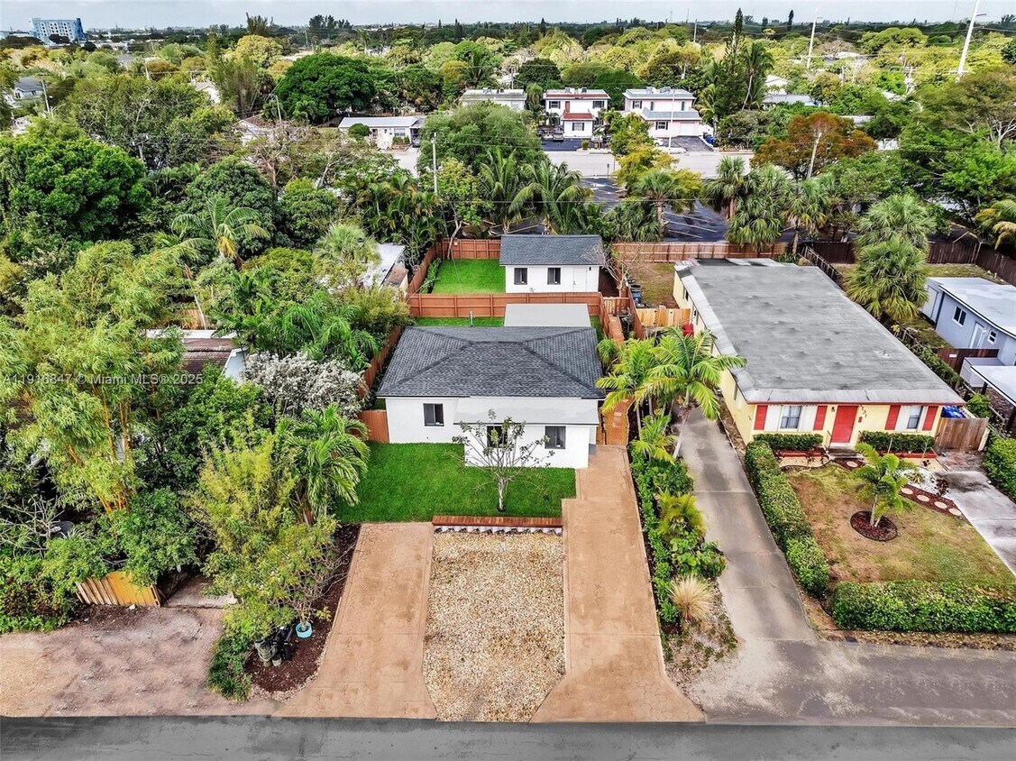 Foto principal - 1123 NE 1st Ave.