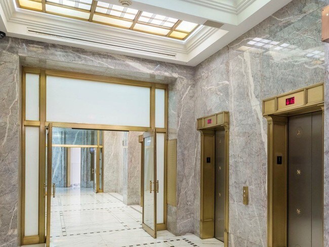 Building Photo - Luxury STUDIO / Wall Street / $2,764