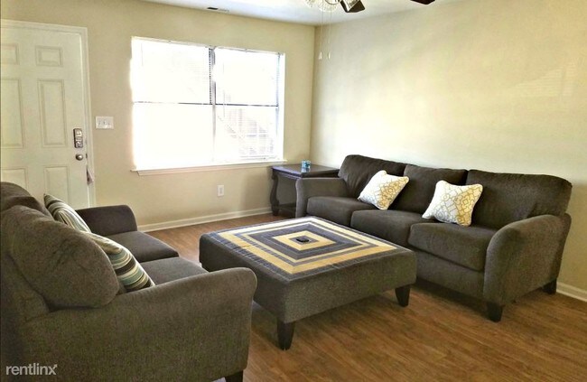 Foto del edificio - 1425 W 38th St