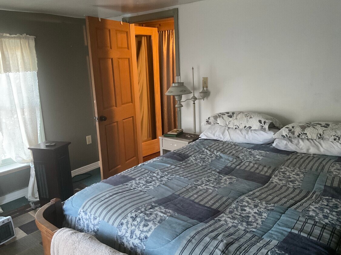 Foto principal - 122 E Mill St