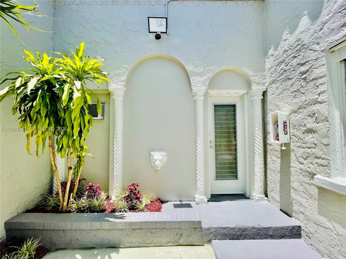 Photo - 442 Southwest 10th Avenue, Miami, FL 33130 - 2 BR 1 BA multi-family home