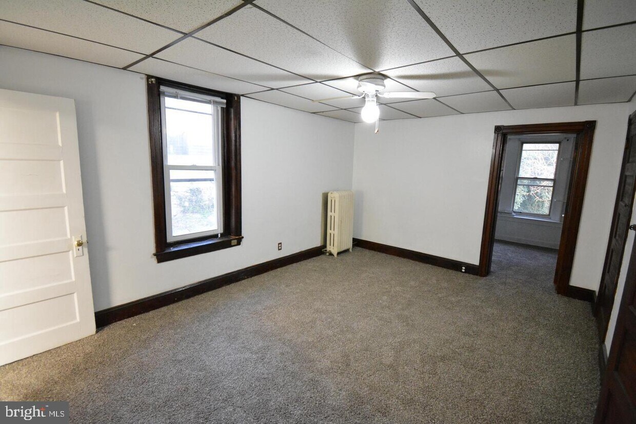 Primary Photo - 331 Lyceum Ave