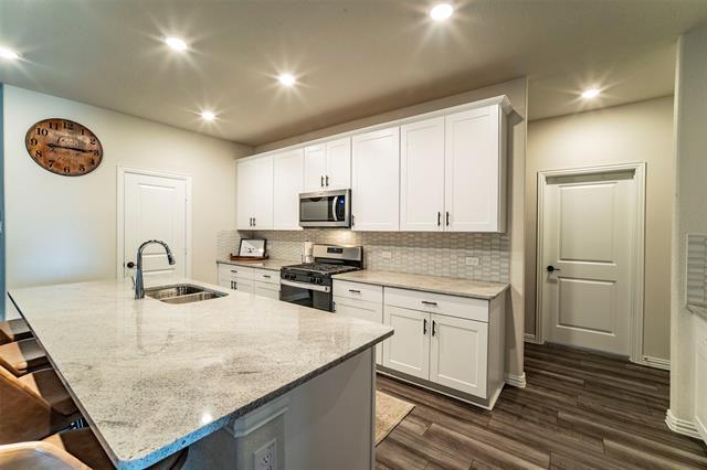 Foto del edificio - 14040 Comet Pl