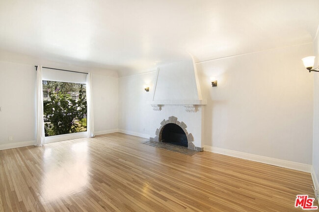 Building Photo - 6440 W 6th St