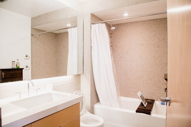 Guest bathroom - 727 E Portland St