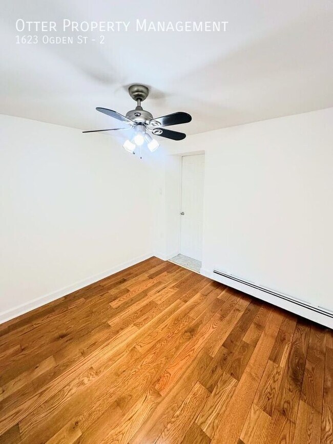 Foto del edificio - Charming 3BR/1BA Apartment