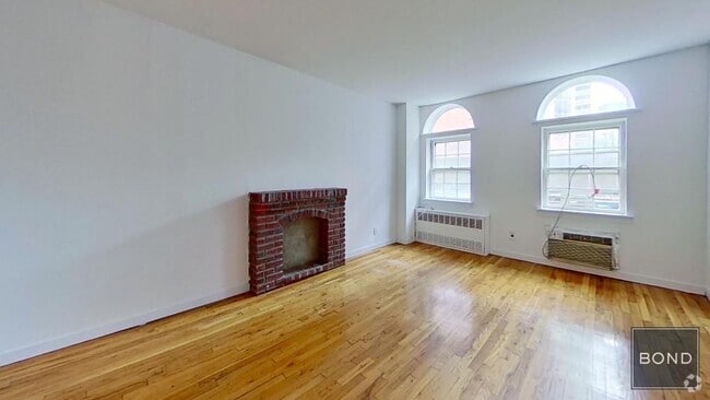Building Photo - 402 E 83rd St