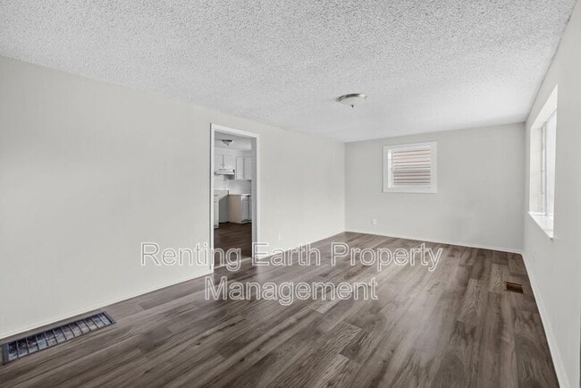 Building Photo - 1908 14th Pl SW
