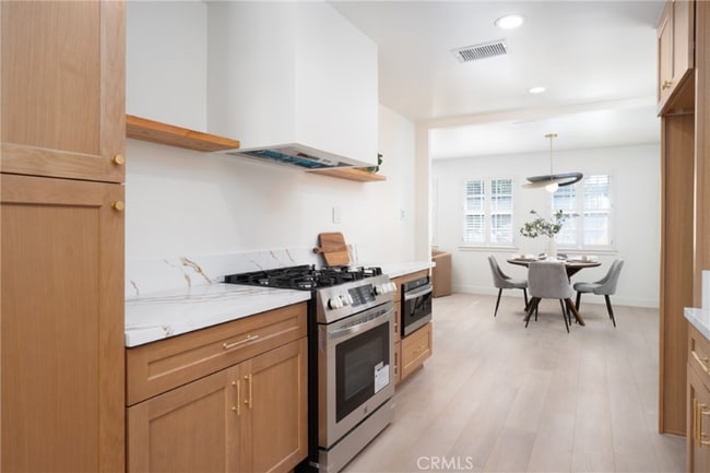 Building Photo - 13203 Lakewood Blvd