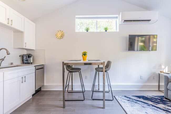 Building Photo - 9518 Palatine Ave N