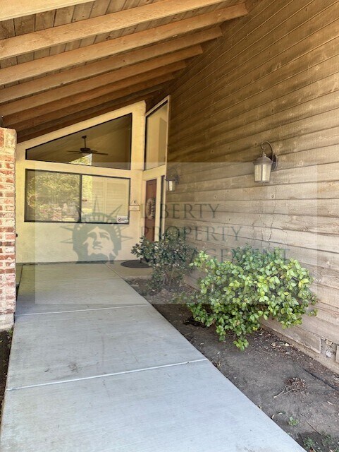 Building Photo - 5522 Teal Ct
