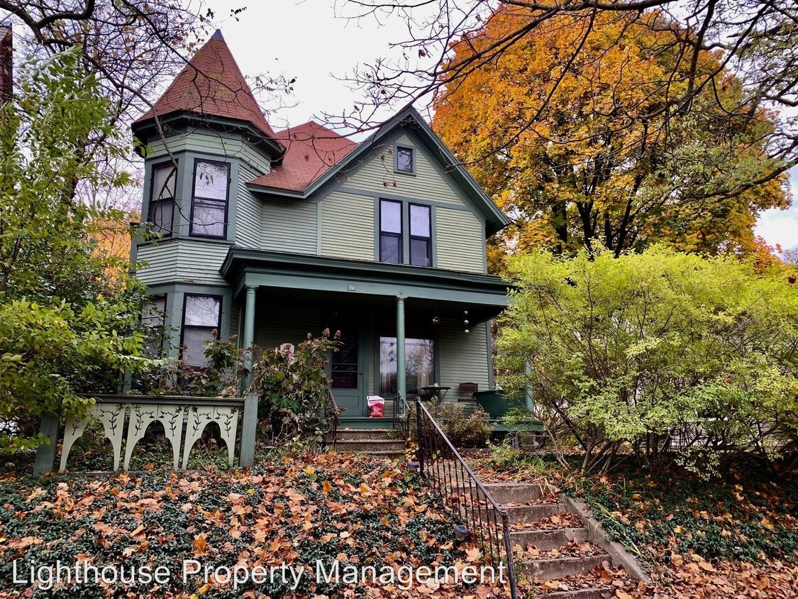 Primary Photo - 623 Cherry St SE