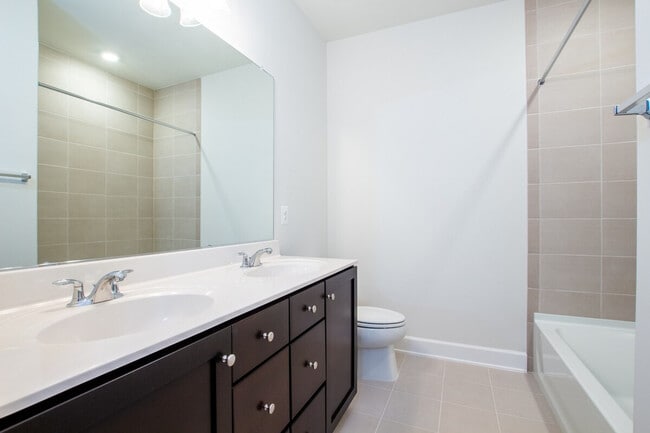 Building Photo - 5205 Ridgeview Retreat Dr