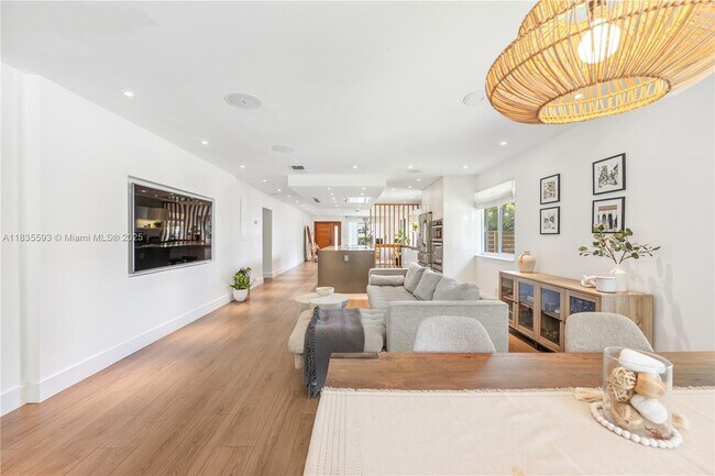 Foto del edificio - 465 NE 112th St