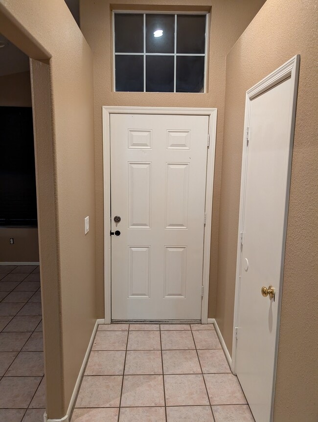 Building Photo - 10430 W Orange Dr