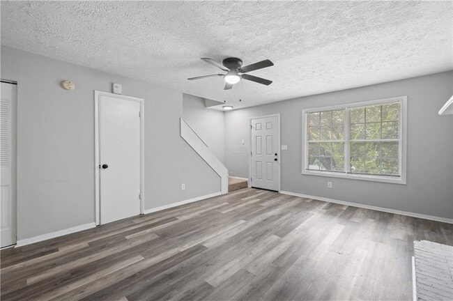 Building Photo - 2897 Spruce Cir