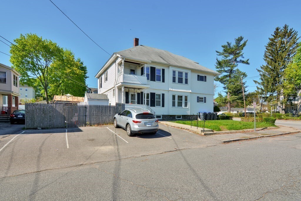 Primary Photo - 135-137 Swan St