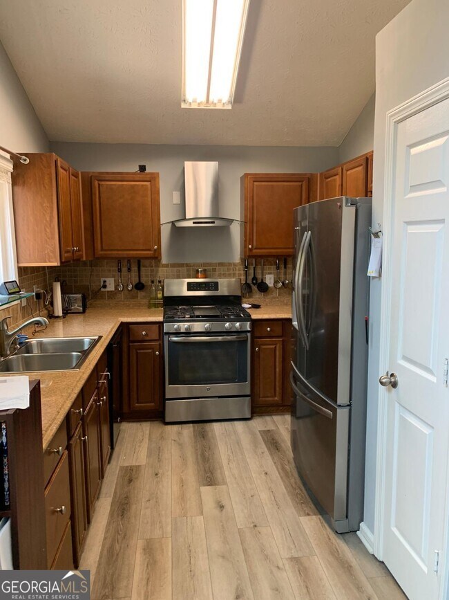 Foto del edificio - 3405 Jones Ferry Ln