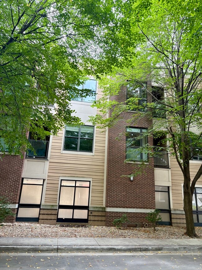 Building Photo - 233 E Saint Joseph St