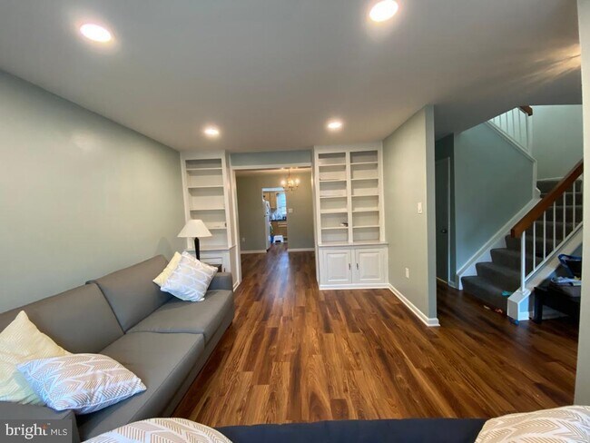 Building Photo - 3041 Southern Elm Ct