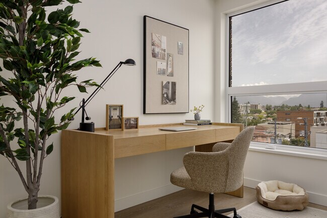 Building Photo - REN