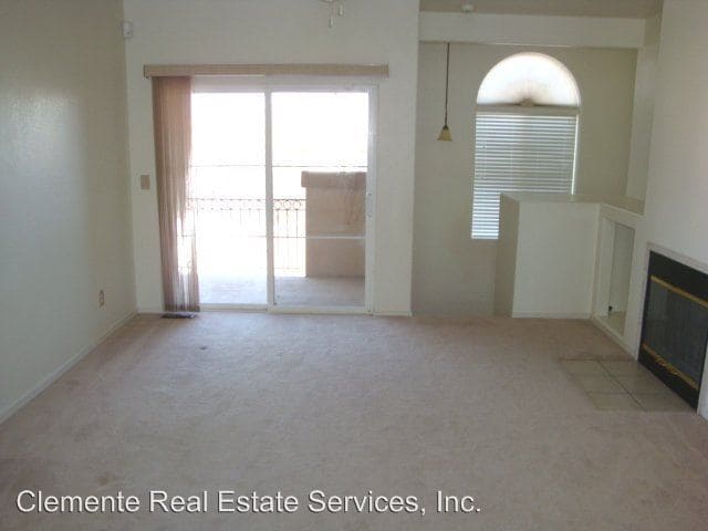 Building Photo - 1673 Courtyard Hts