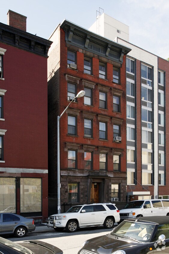 Building Photo - 504 W 48th St