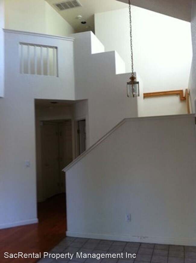Building Photo - 3 br, 2.5 bath House - 9408 Fox Den Court