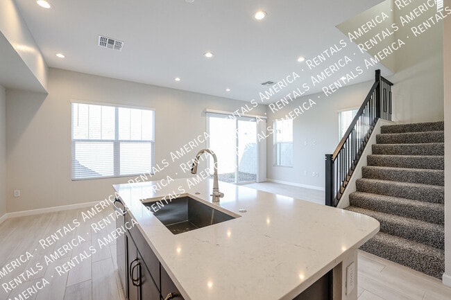Building Photo - 17052 N 50th St