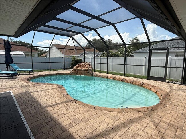 Foto del edificio - 2210 Towering Oaks Cir