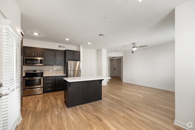 3 habitaciones, 2 baños - 1319 pies cuadrados - Solaire