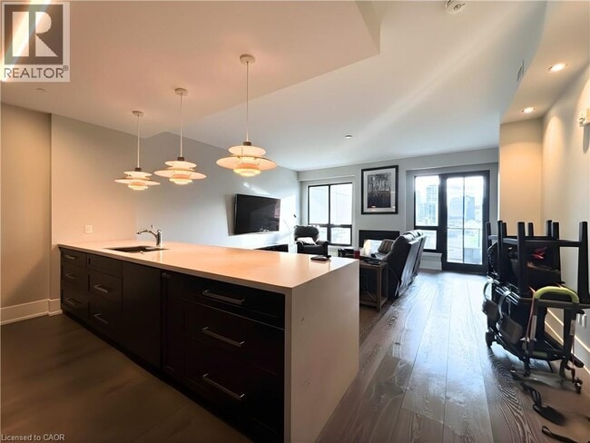 Photo du bâtiment - 181 James St N