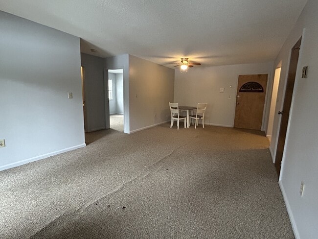 Foto del edificio - 58 Branch Turnpike