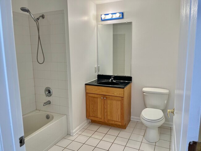 Foto del edificio - 733 Cedar Ct