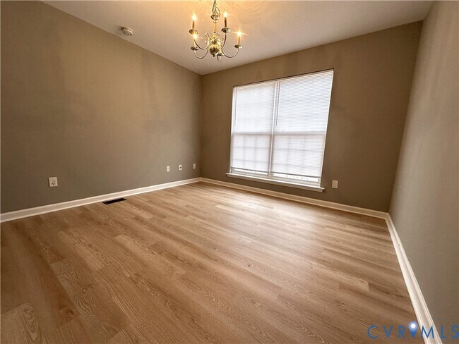 Foto del edificio - 3000 Ramsey Dr