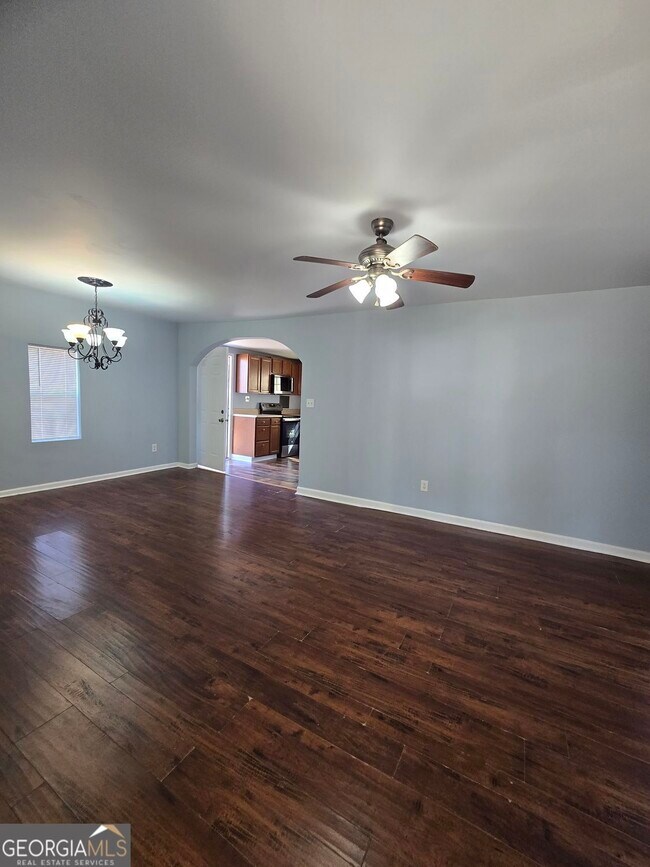 Building Photo - 1211 Lake Dr