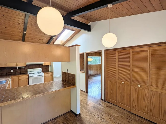 Building Photo - 128 Bothin Rd