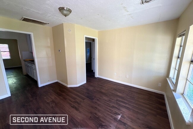 Foto del edificio - 3109 Bond St