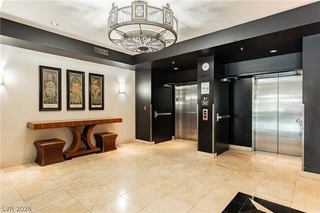 Foto del edificio - 360 E Desert Inn Rd