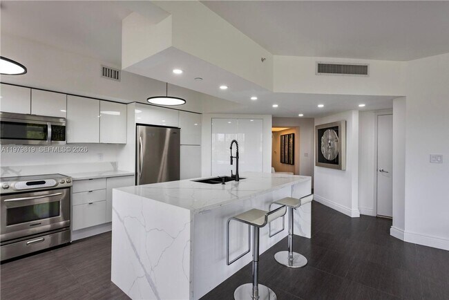 Foto del edificio - 19900 E Country Club Dr